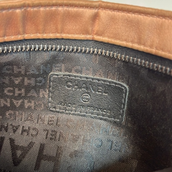 CHANEL SATIN MAKEUP BAG - Picture 3 of 10